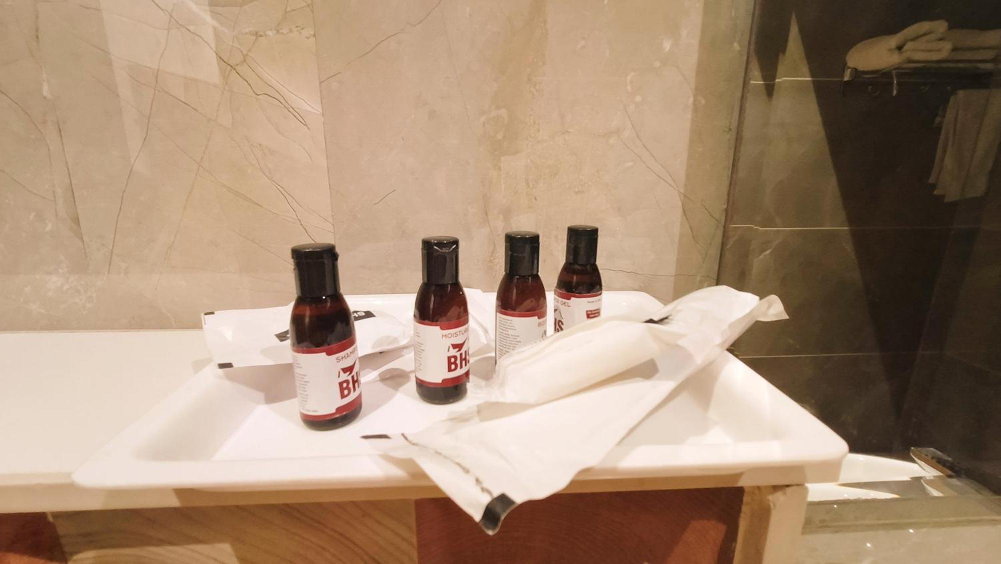 Blessings Hotel Amritsar Bagian luar foto