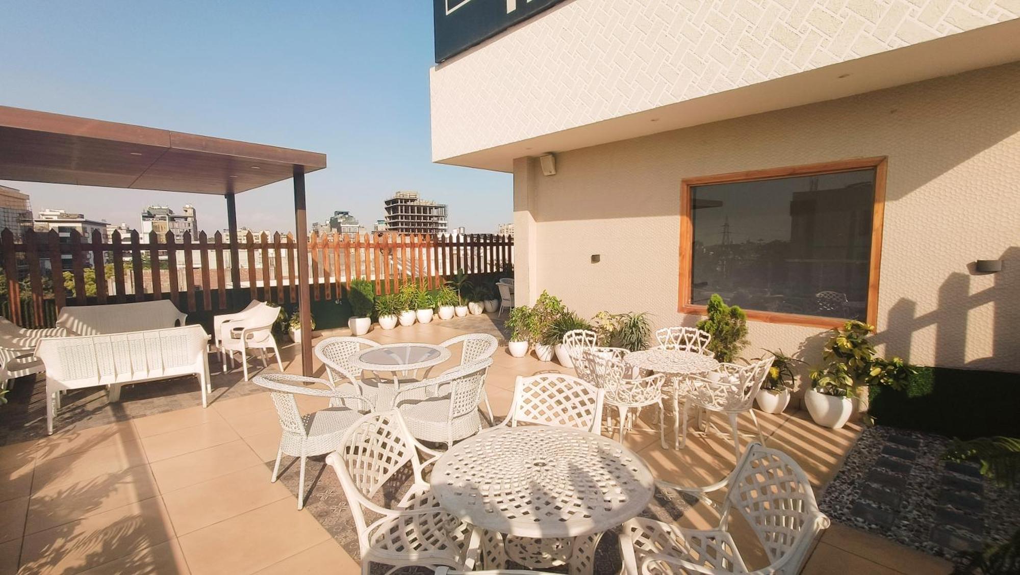 Blessings Hotel Amritsar Bagian luar foto